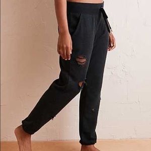 AERIE DESTROYED CITY JOGGER